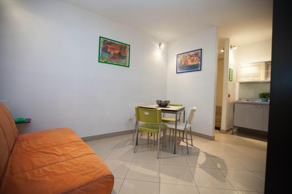 Serra Casa Vacanza A Piazza Del Plebiscito Nápoles Exterior foto